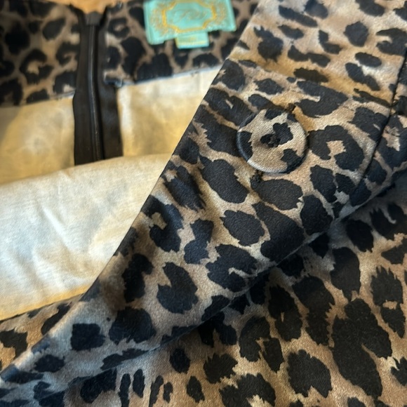 Animal Print skirt in size M •F21 - Picture 9 of 12